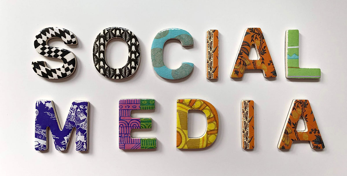 Algorithmen in sozialen Medien: Schriftzug "Social Media"